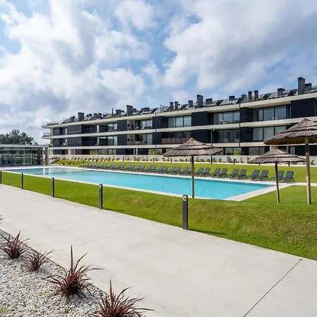 Coast Beachfront Retreat By Minhos Guest