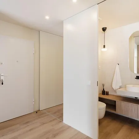 Apartment Coast Beachfront Retreat By Minhos Guest