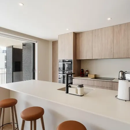 Coast Beachfront Retreat By Minhos Guest Apartment