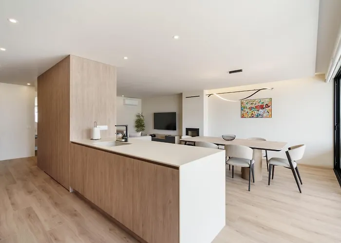 Coast Beachfront Retreat By Minhos Guest Lejlighed