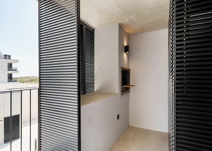 Coast Beachfront Retreat By Minhos Guest *