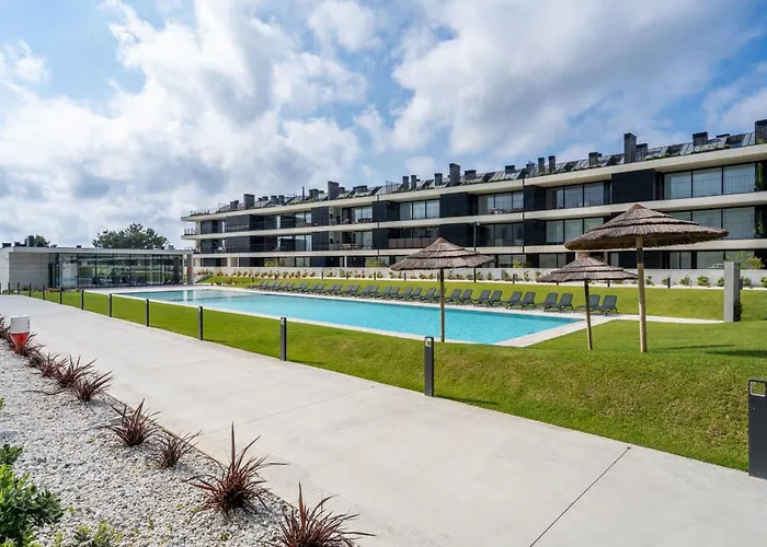 Coast Beachfront Retreat By Minhos Guest